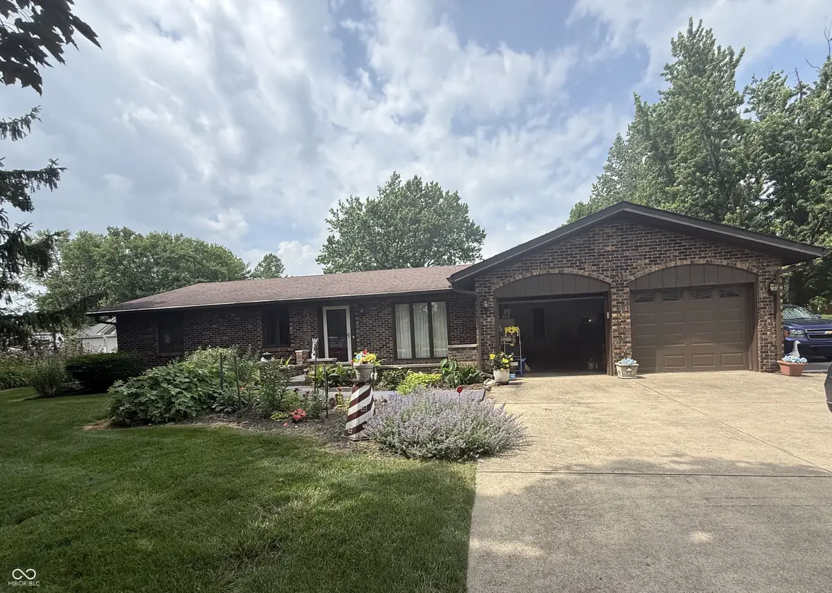 836 W County Line Road, Indianapolis, IN 46217 - #1
