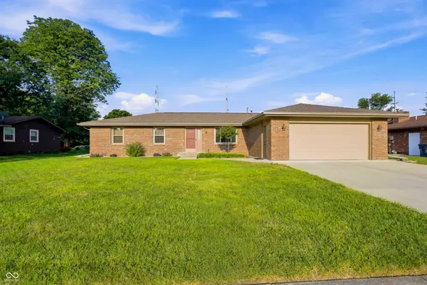 3260 Woodcrest Court, Columbus, IN 47203