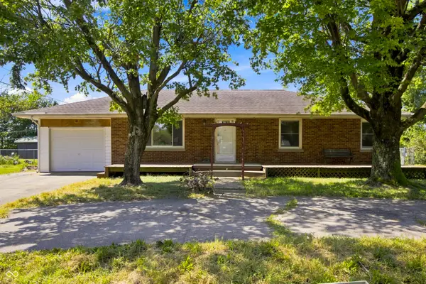 5628 Denois Street, Columbus, IN 47201