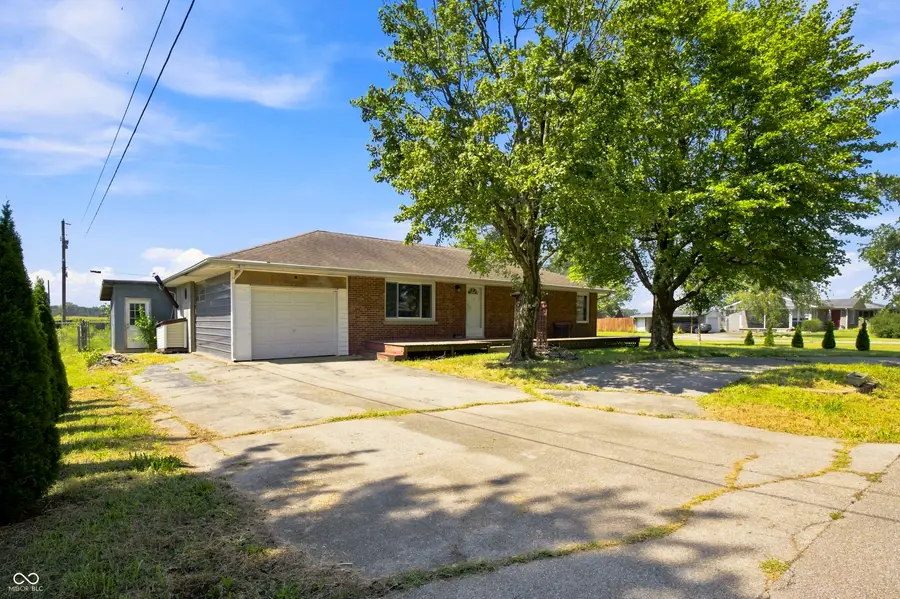 5628 Denois Street, Columbus, IN 47201 - #3
