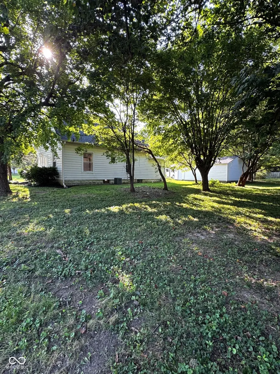 403 W Washington Street, Waynetown, IN 47990 - #2