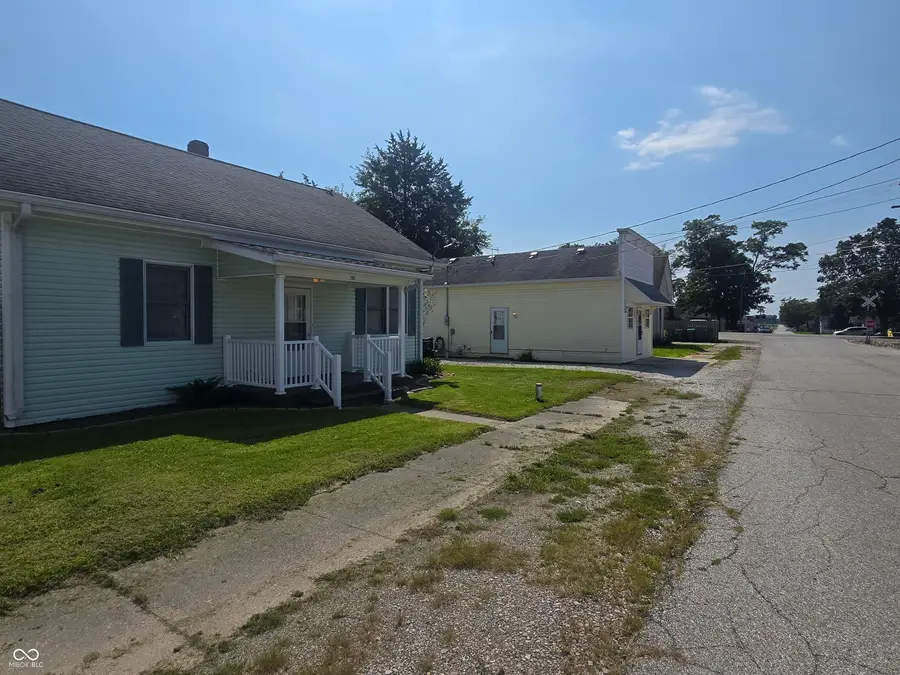 102-104 Walnut Street, Fairland, IN 46126 - #2