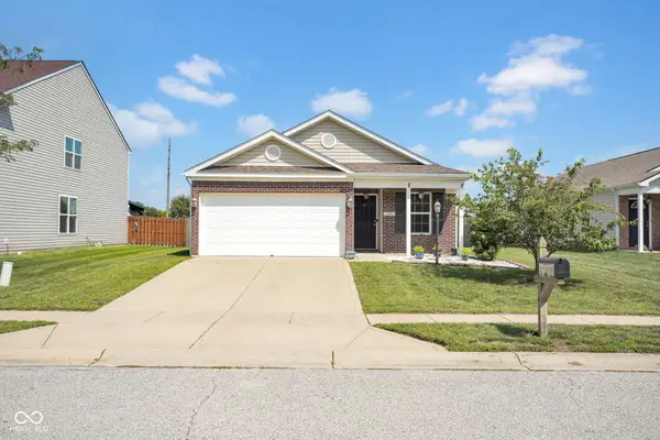 2098 Creekstone, Columbus, IN 47201