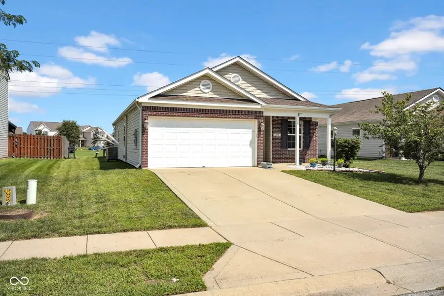 2098 Creekstone, Columbus, IN 47201 - #2