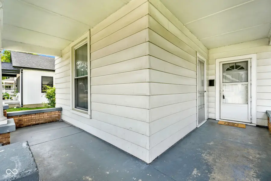 52 N Hinman Street, Columbus, IN 47201 - #3