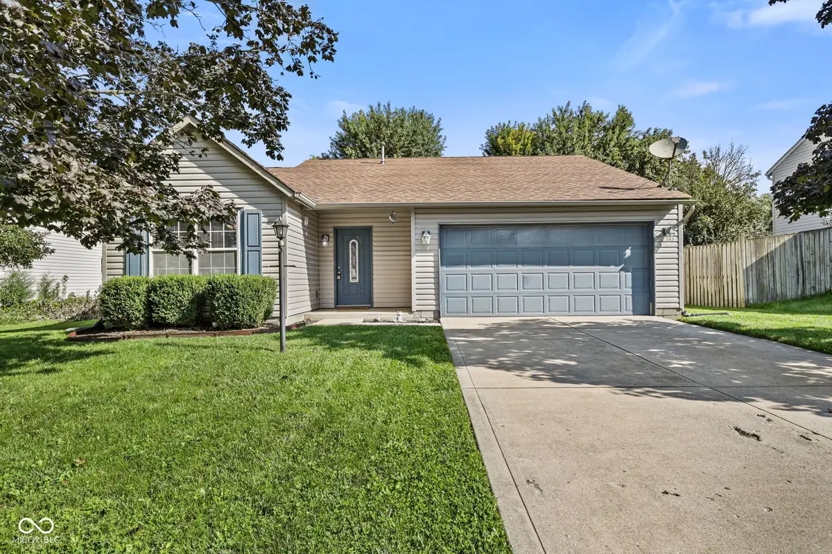 140 Meadow Glen Drive, Avon, IN 46123 - #1