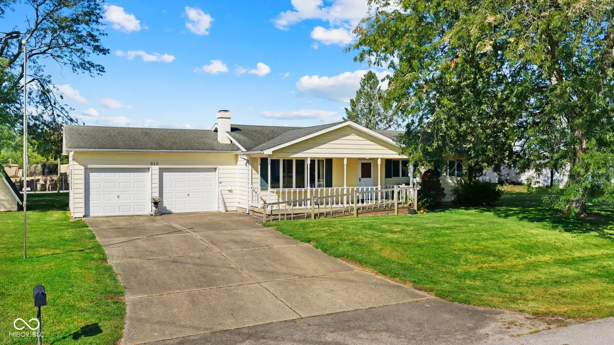 910 W Walnut, Rockville, IN 47872 - #1