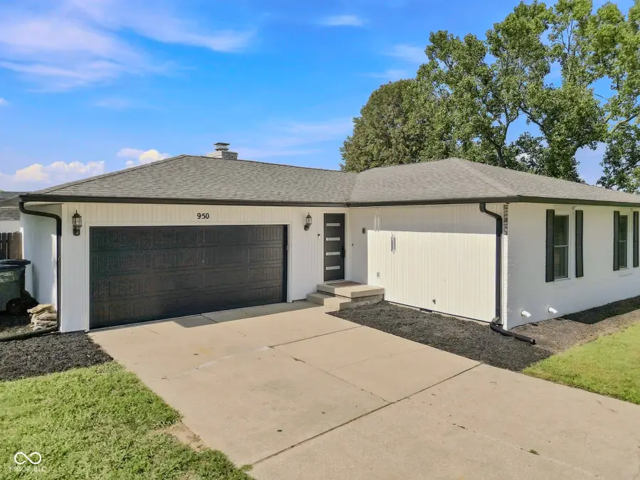 950 Norwood Court, Columbus, IN 47203 - #2