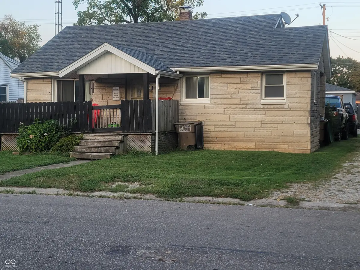 121 Jones Street, Columbus, IN 47201 - #1