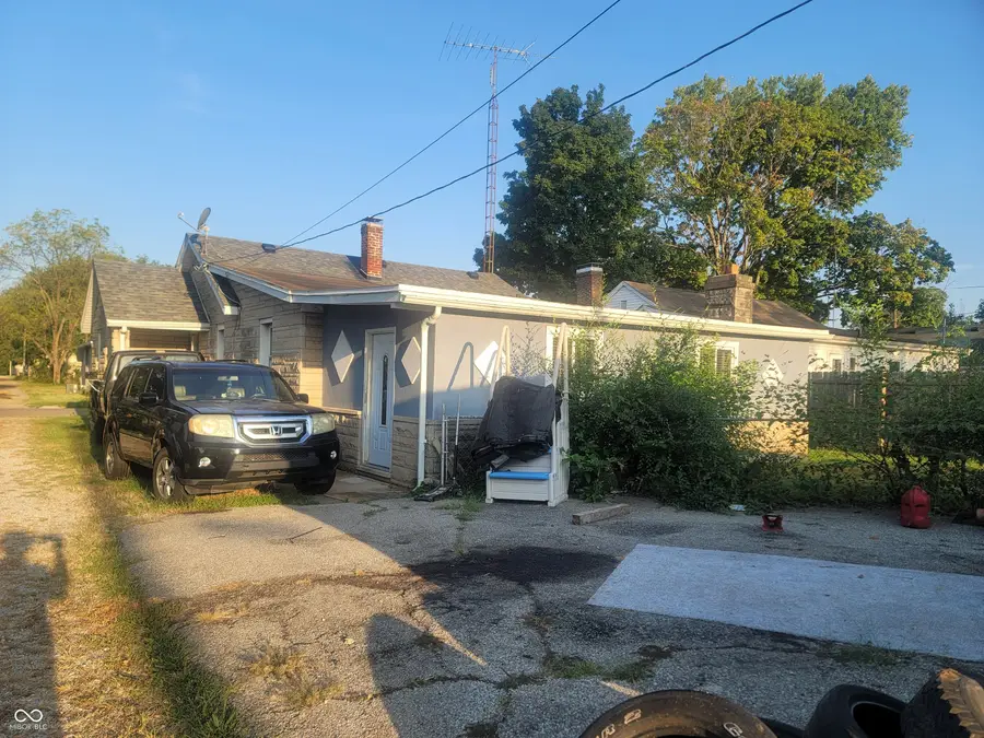 121 Jones Street, Columbus, IN 47201 - #3