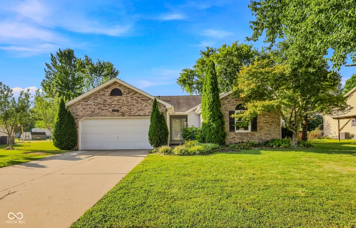 3525 Richland Drive, Columbus, IN 47203 - #1