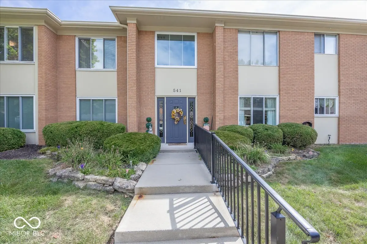 541 W Hunters Drive #C, Carmel, IN 46032 - #1