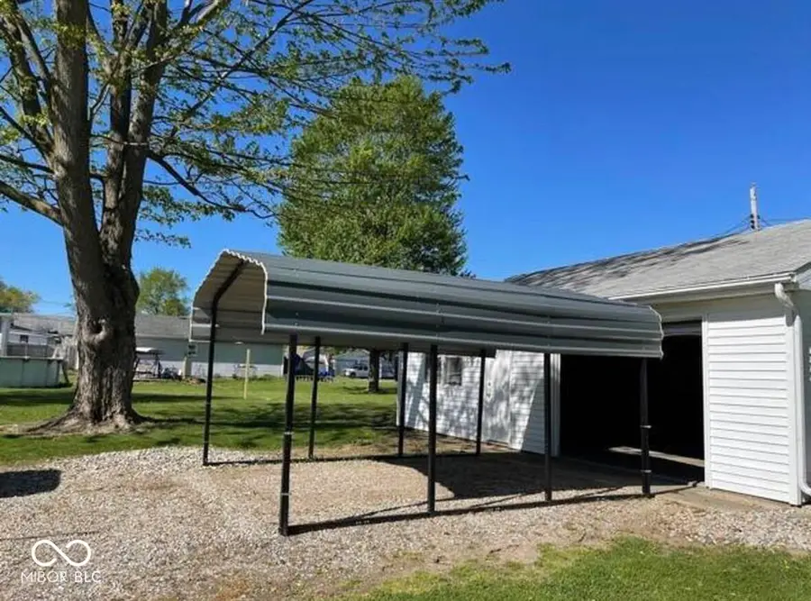 711 S Madison Street, Nappanee, IN 46550 - #3