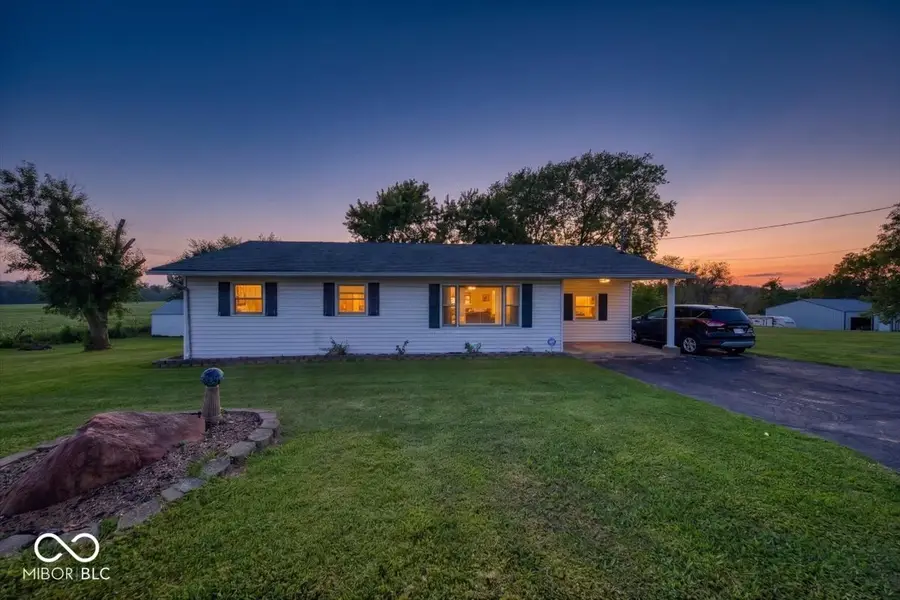 6877 S 600 W, Edinburgh, IN 46124 - #2