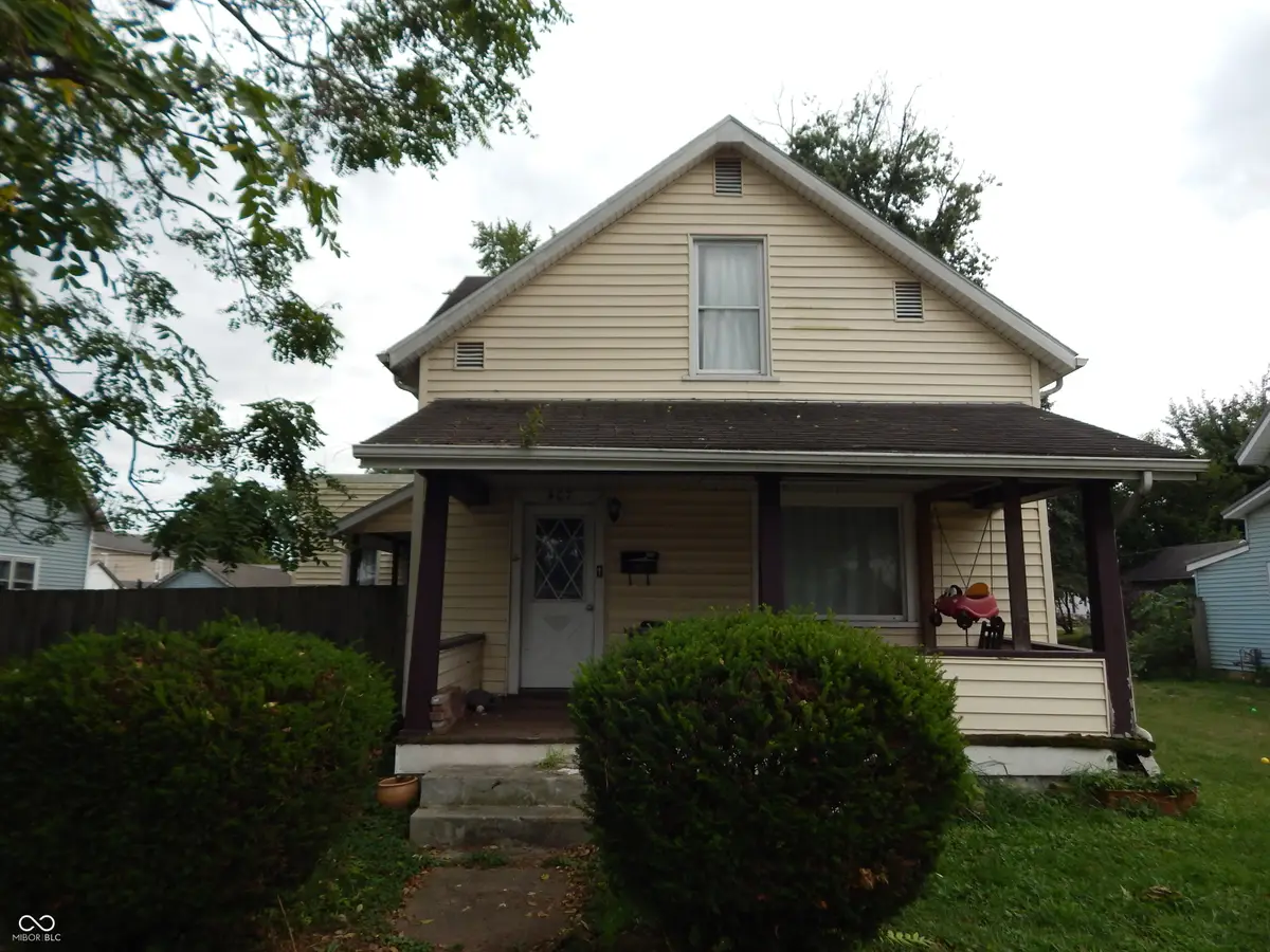 407 E College Street, Crawfordsville, IN 47933 - #1