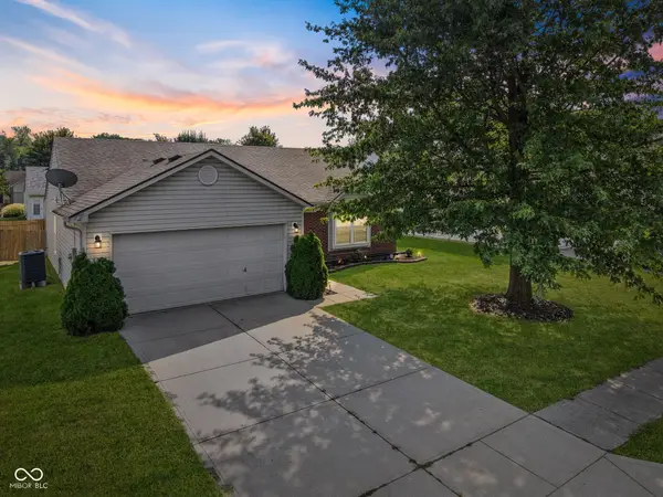 9925 Cedarstone Lane, Avon, IN 46123