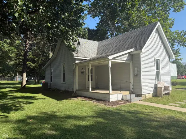 105 S Walnut Street, Roachdale, IN 46172