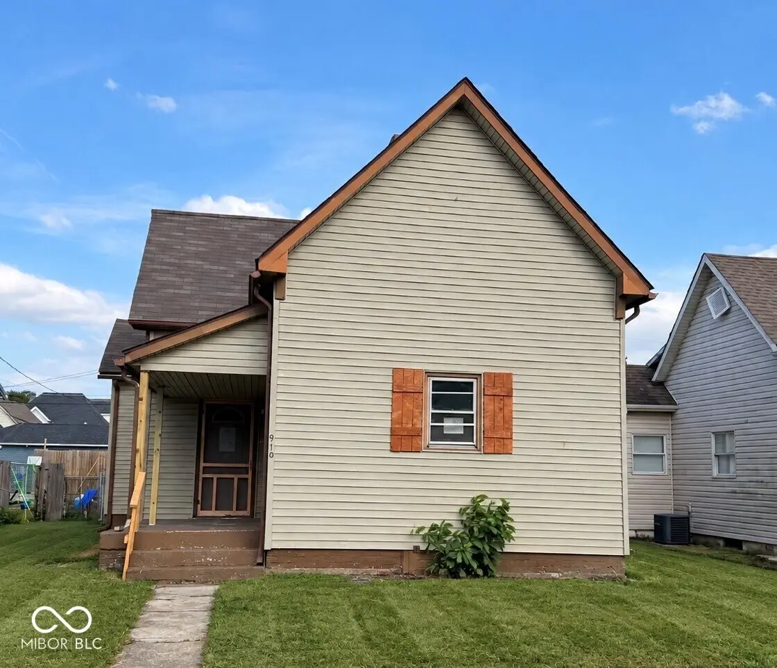 910 Elm Street, Shelbyville, IN 46176 - #1