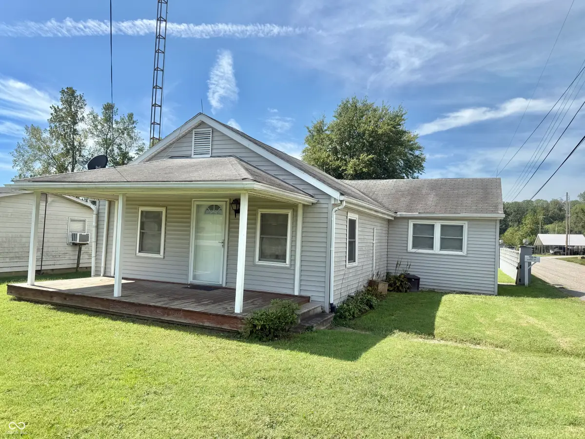 1015 W Raymond Street, Brownstown, IN 47220 - #1