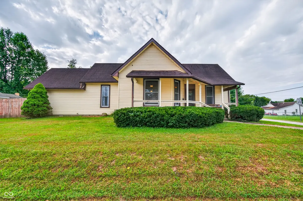 923 Washington Street, Hope, IN 47246 - #1