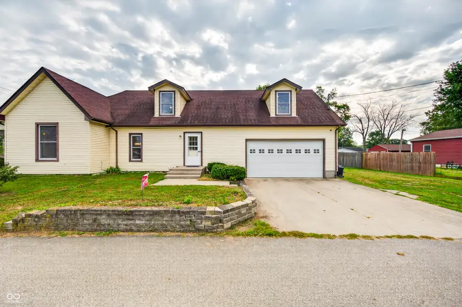 923 Washington Street, Hope, IN 47246 - #3