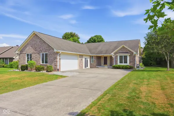 1909 Lakeside Lane, Indianapolis, IN 46229
