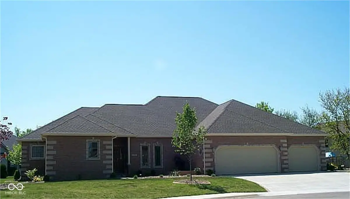 4383 Red Hawk Court S, Columbus, IN 47203 - #1
