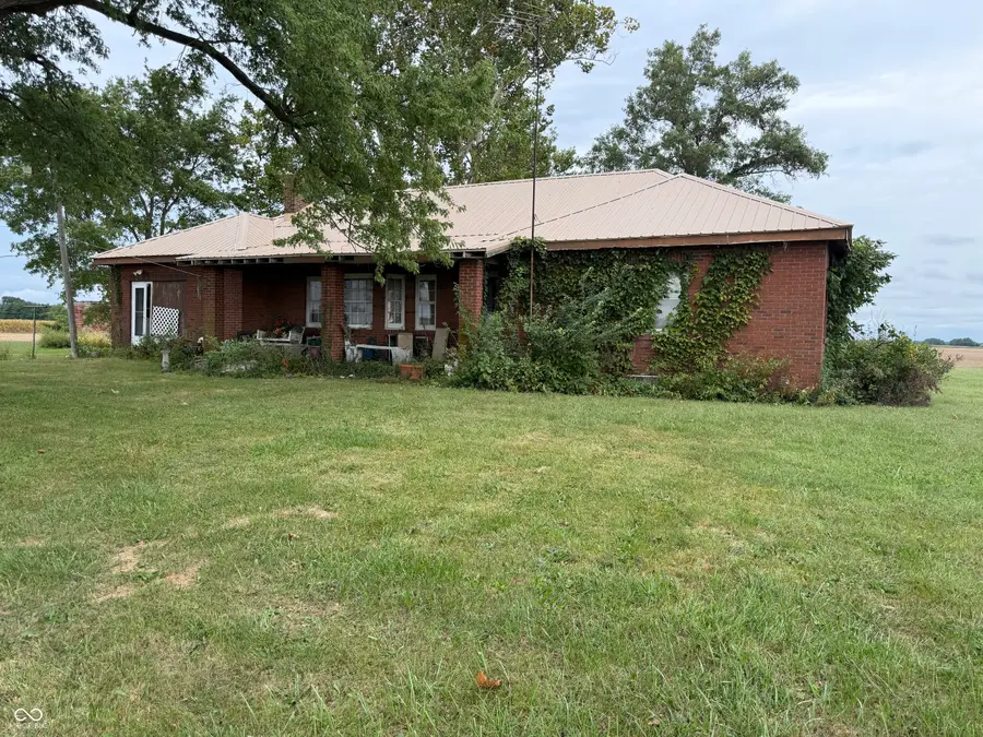 674 W 1300 S, Clinton, IN 47842 - #2