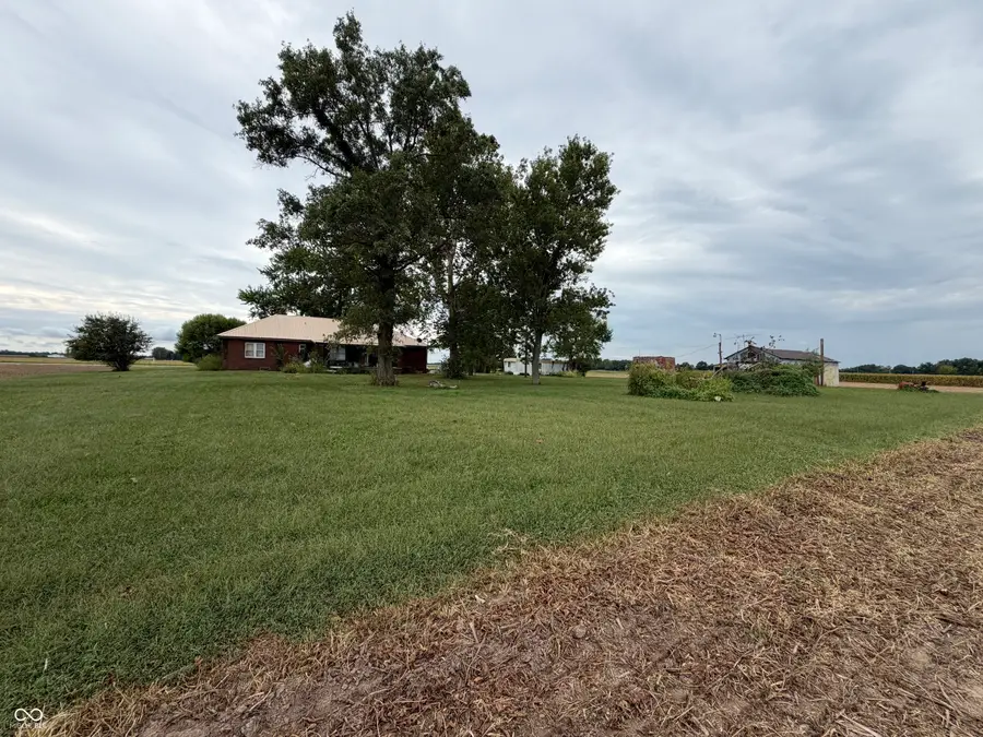 674 W 1300 S, Clinton, IN 47842 - #3