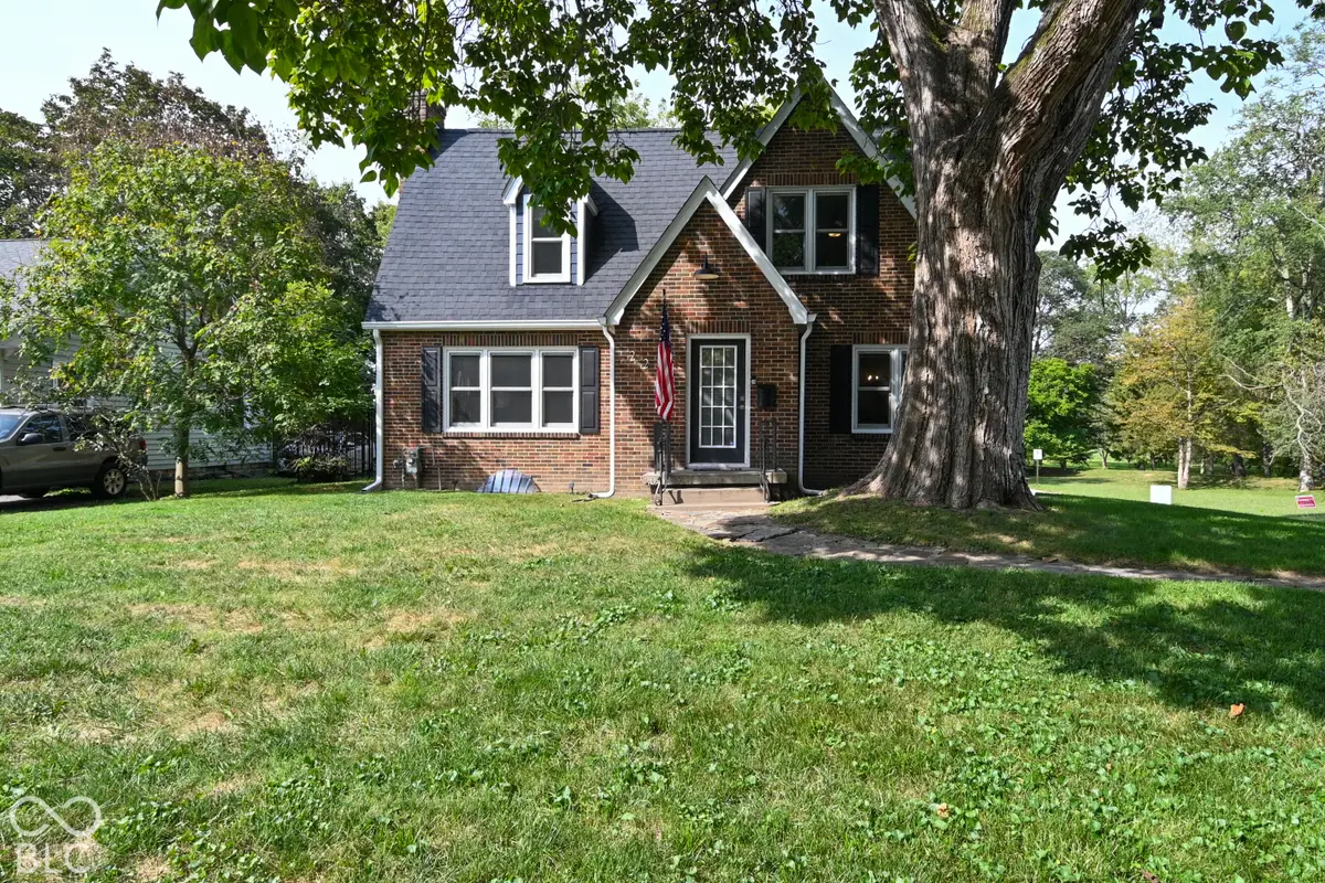 2212 Washington Street, Columbus, IN 47201 - #1