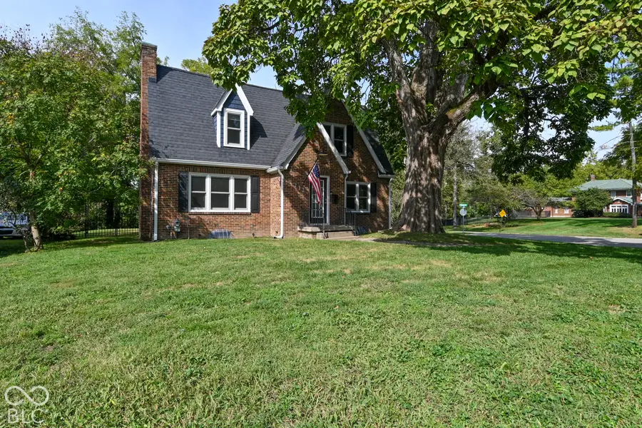 2212 Washington Street, Columbus, IN 47201 - #2