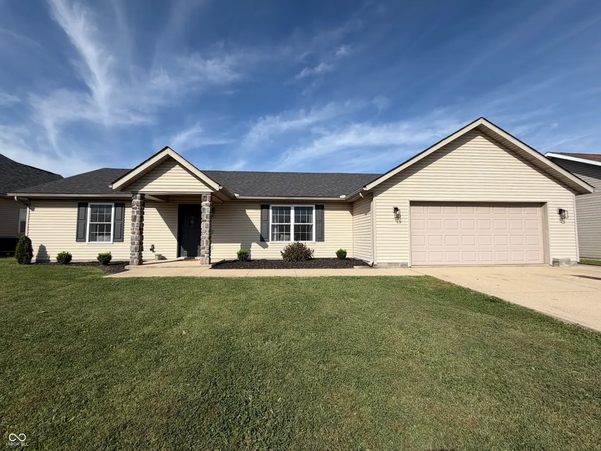 1009 S Creek Drive W, Greensburg, IN 47240 - #1