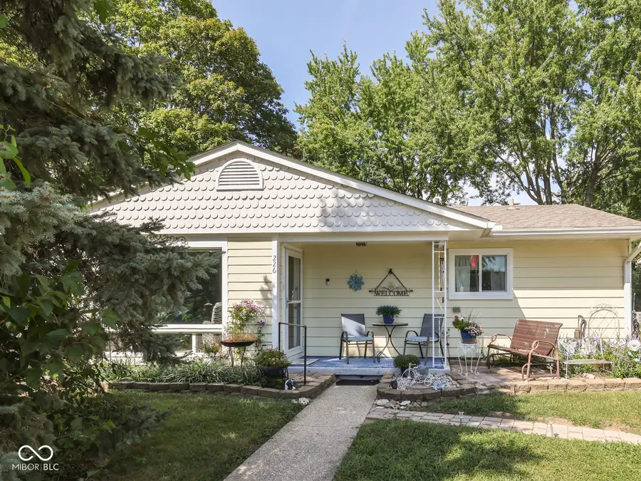 226 W Harriman Avenue, Bargersville, IN 46106 - #2