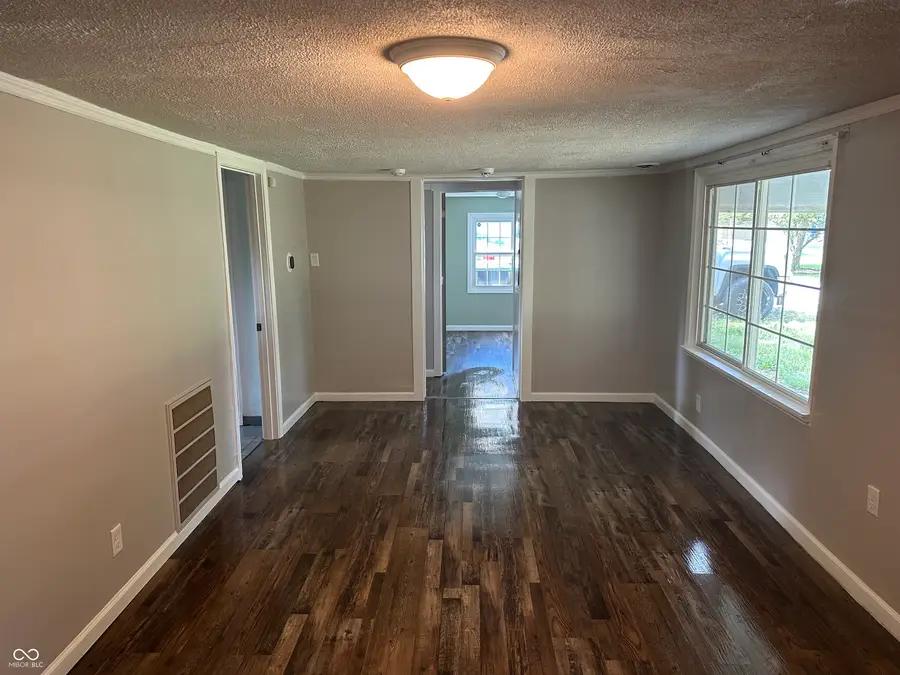 569 Parker Street, Whiteland, IN 46184 - #2