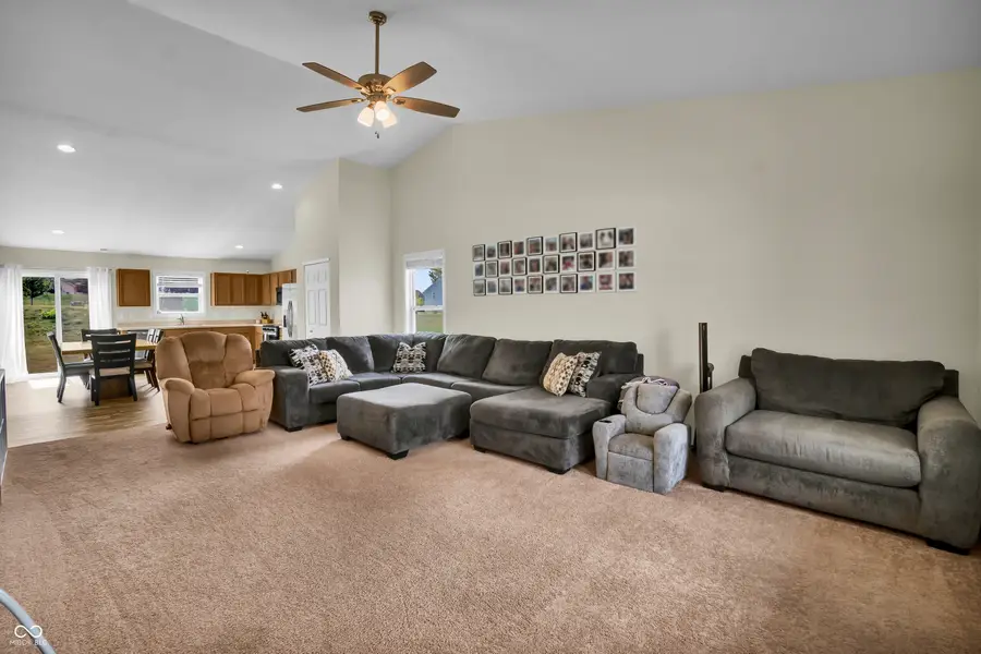 3885 Berkdale Court, Columbus, IN 47203 - #3