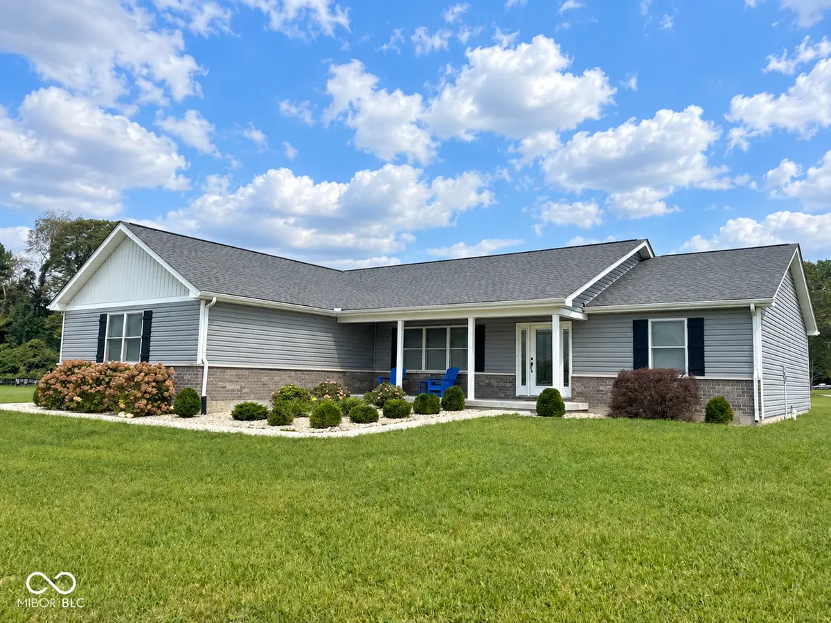 1562 NE Santee Drive, Greensburg, IN 47240 - #1