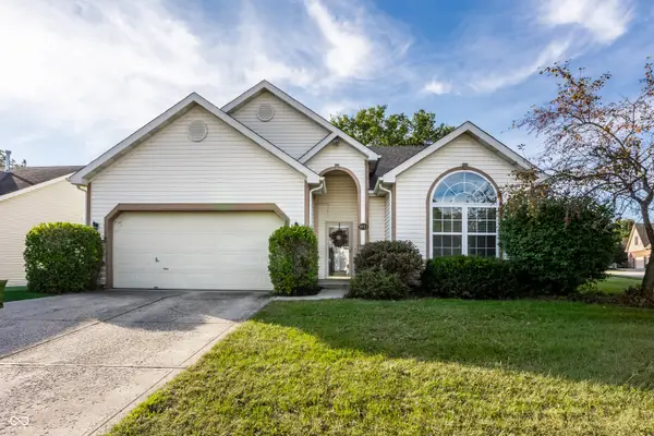 5853 Lost Oaks Drive, Carmel, IN 46033
