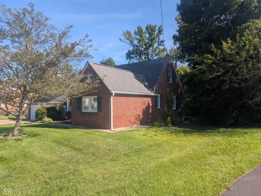 424 S Jennings Street, North Vernon, IN 47265 - #2