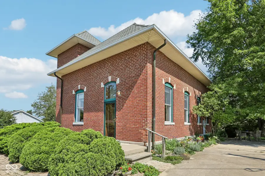 4442 S Cemetery Road, Shelbyville, IN 46176 - #2