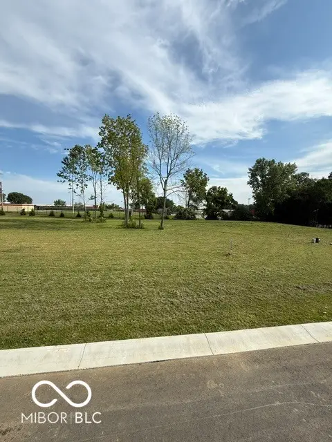 4874 Lakeview Drive, Greenwood, IN 46143