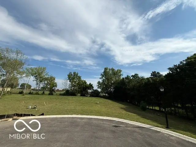 4888 Lakeview Drive, Greenwood, IN 46143 - #1