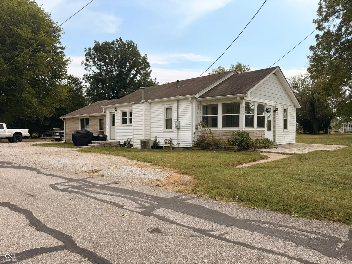 3135 S 150 W, Columbus, IN 47201 - #1