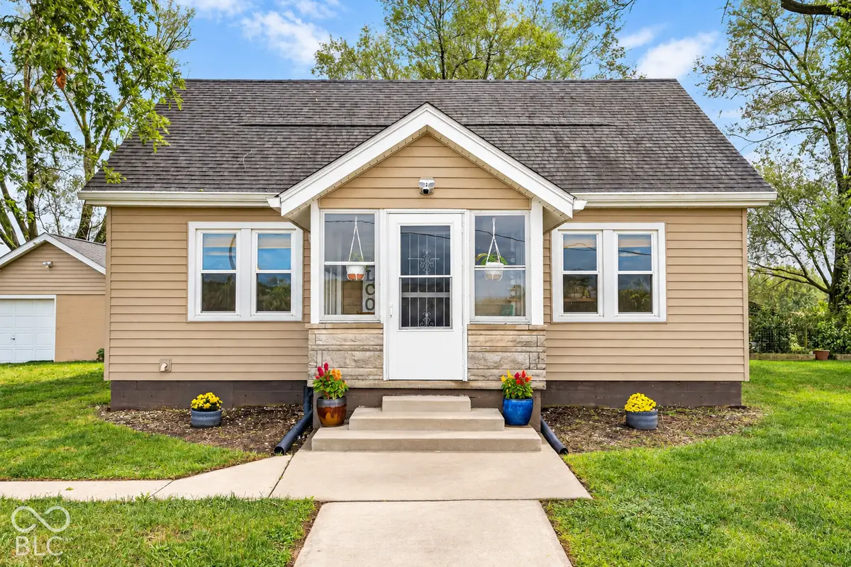 7303 E 400 S, Columbus, IN 47203 - #1