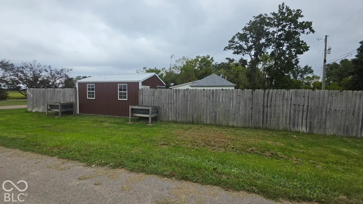 1600 W Snoddy Road, Covington, IN 47932 - #1