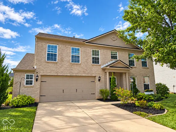 13946 Meadow Lake Drive, Fishers, IN 46038
