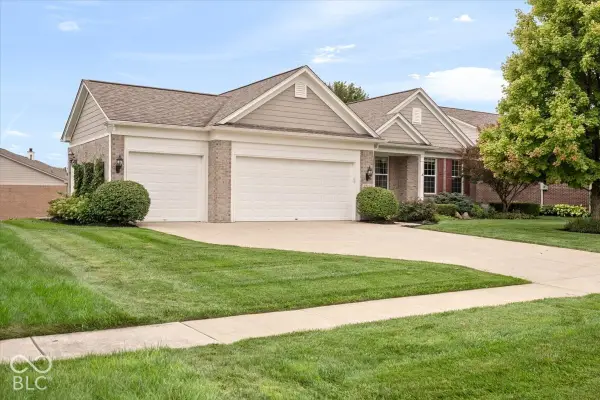 8923 W Cobblestone Drive W, Zionsville, IN 46077