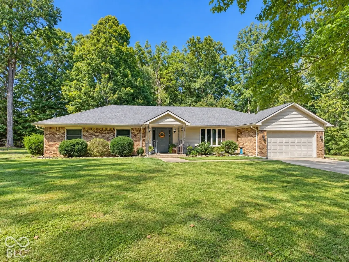 2534 S Edgewood Cove, Martinsville, IN 46151 - #1