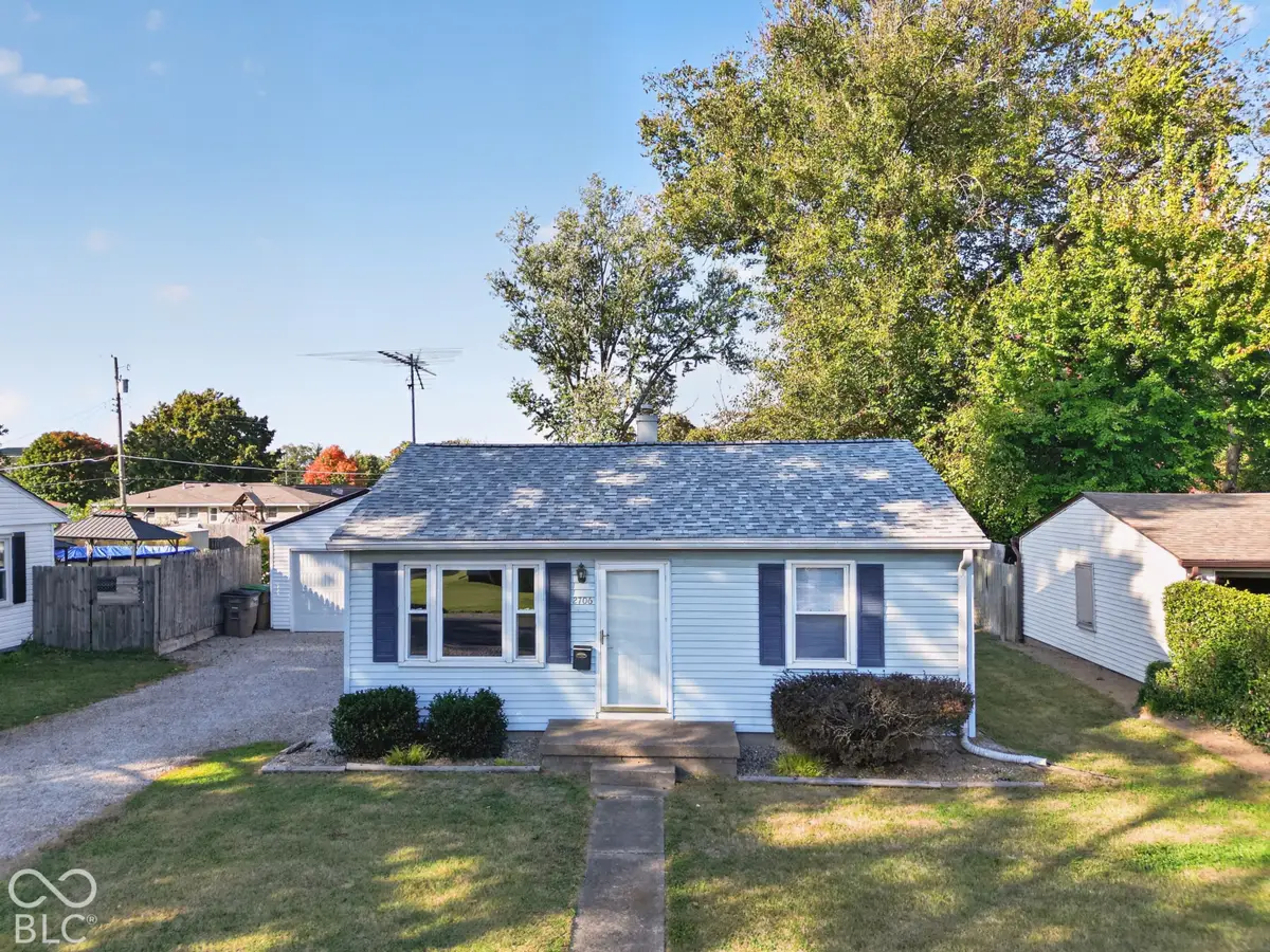 2706 13th Street, Columbus, IN 47201 - #1