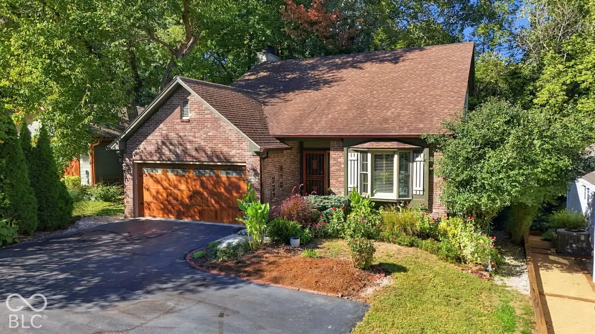 650 W Oak Street, Zionsville, IN 46077 - #1