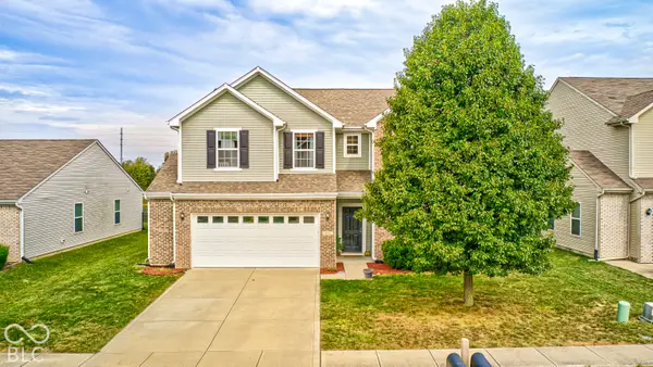 848 Briarstone Drive, Greenwood, IN 46143